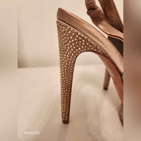 BCBG Max Azria Platform Satin Peeptoe Slingback Heels Crystal Studded Size 9B - Picture 4 of 10